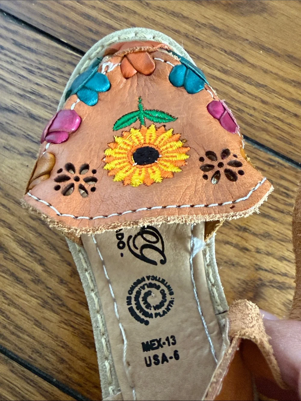 Kids Sunflower Embroidered Leather Sandals - Tan